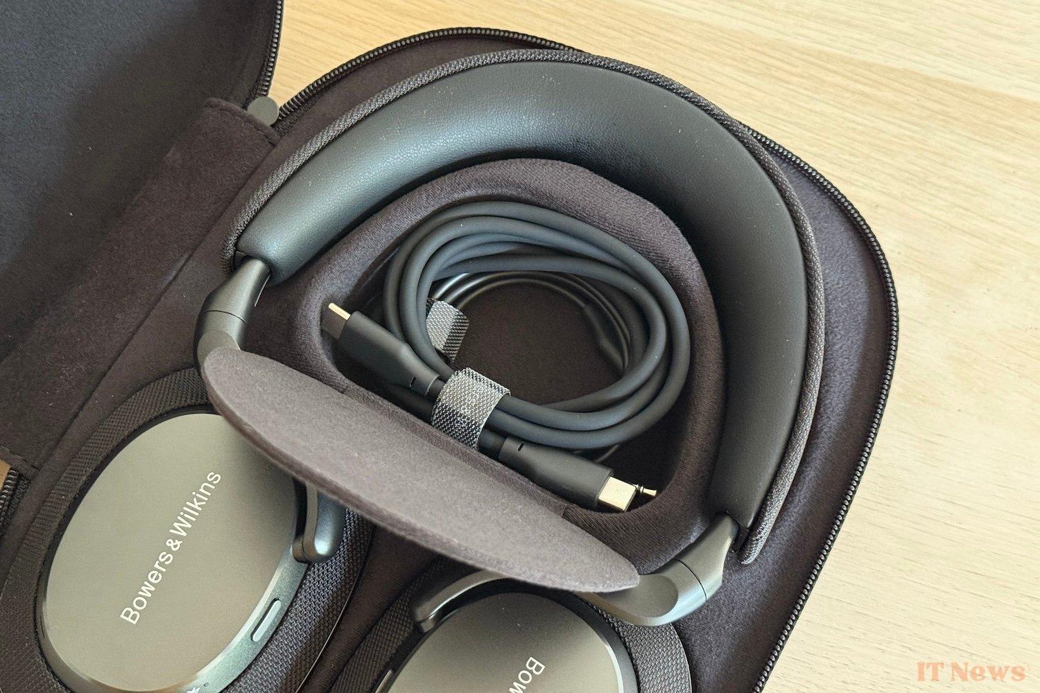 Bowers & Wilkins Px7 S3 Review: The Portable Headphones That Will Delight Audiophiles