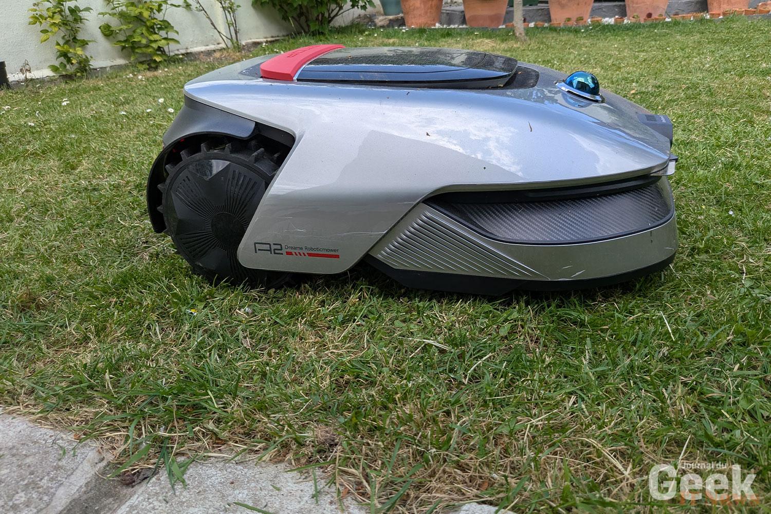 Dreame A2 Review: The AI-Powered Autonomous Lawnmower That Wants to Revolutionize Lawn Mowing